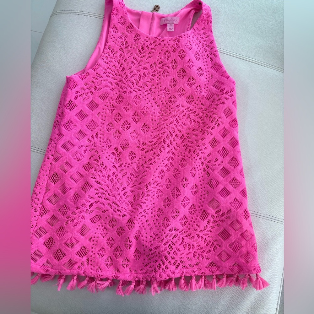 Lilly Pulitzer Neon Pink A lined top with Pom
Poms and back gold zipper xs